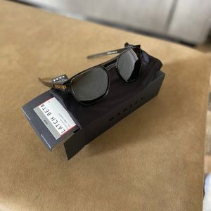 Oakley Latch Beta